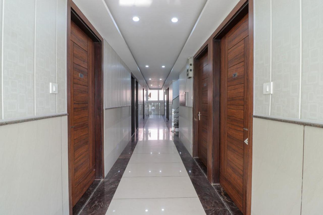 Capital O 76444 Hotel Hill-Top Inn Narendra Nagar Exterior foto